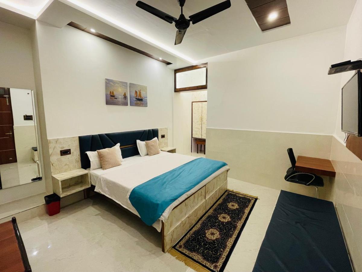 Hotel Dileep42 러크나우 외부 사진
