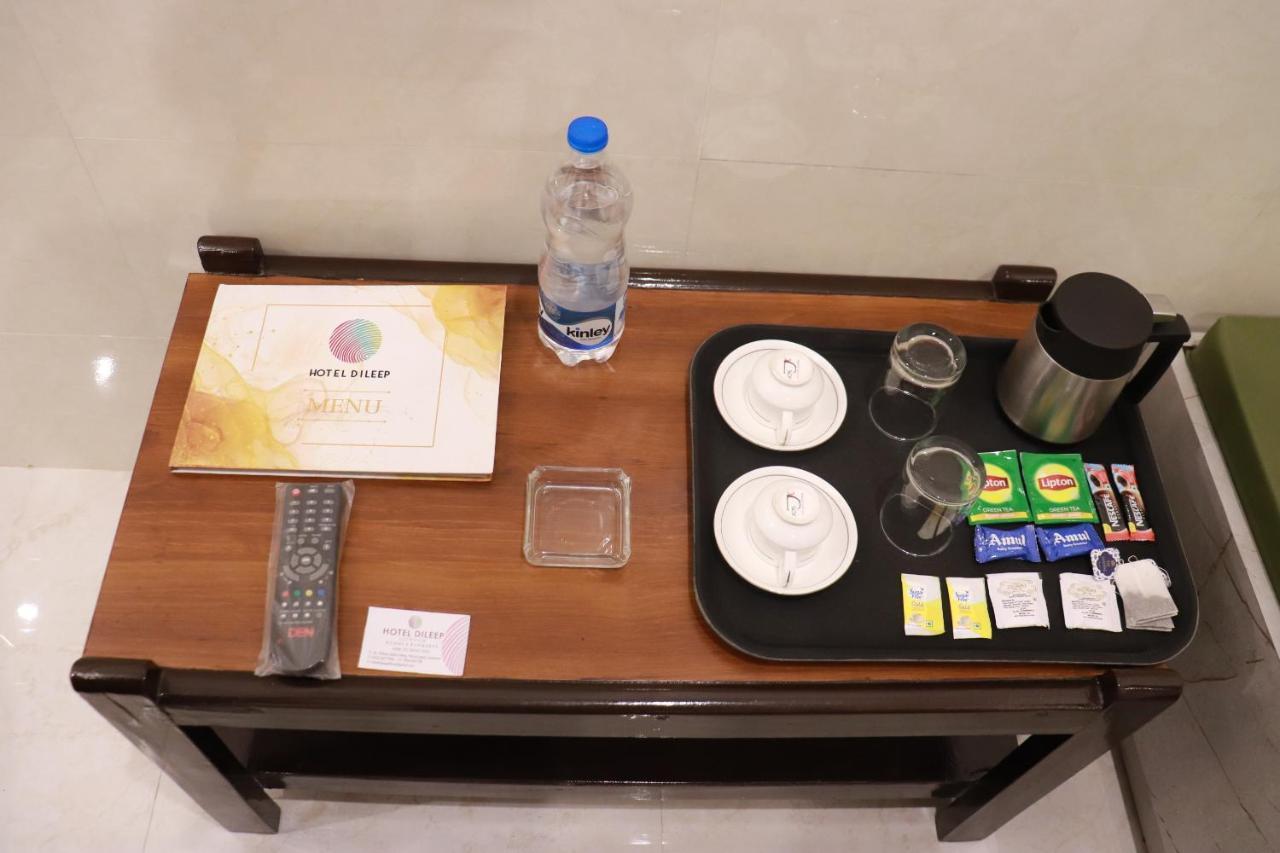 Hotel Dileep42 러크나우 외부 사진