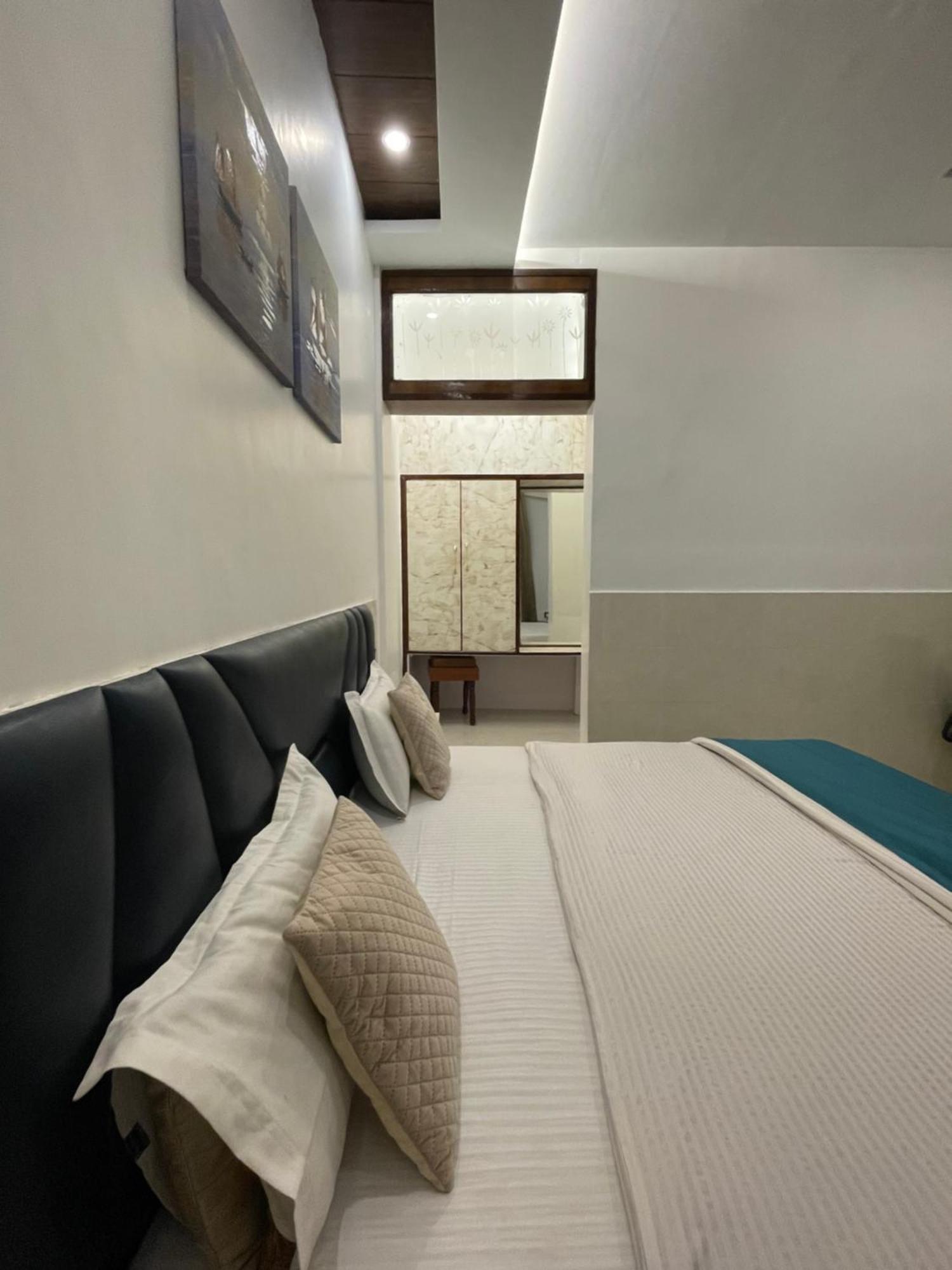 Hotel Dileep42 러크나우 외부 사진
